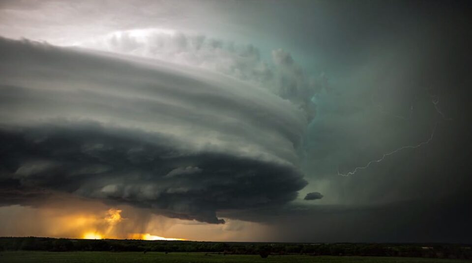 Incredible Supercell Thunderstorm Time-lapse Over Kansas by Stephen ...