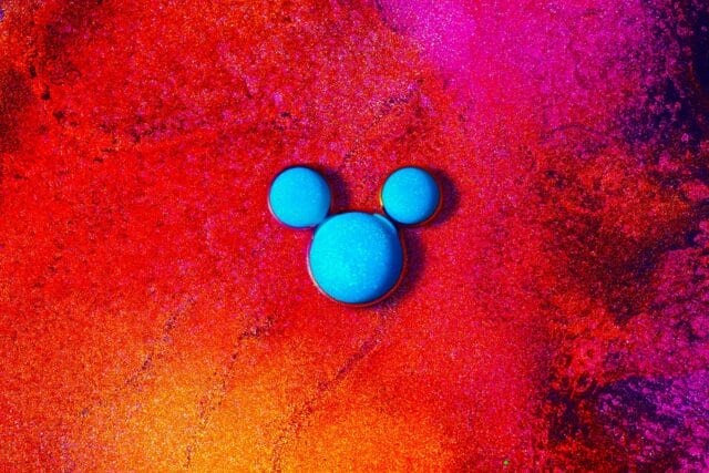Sparkling Balls of Paint and Glitter Explode and Absorb in a New ...
