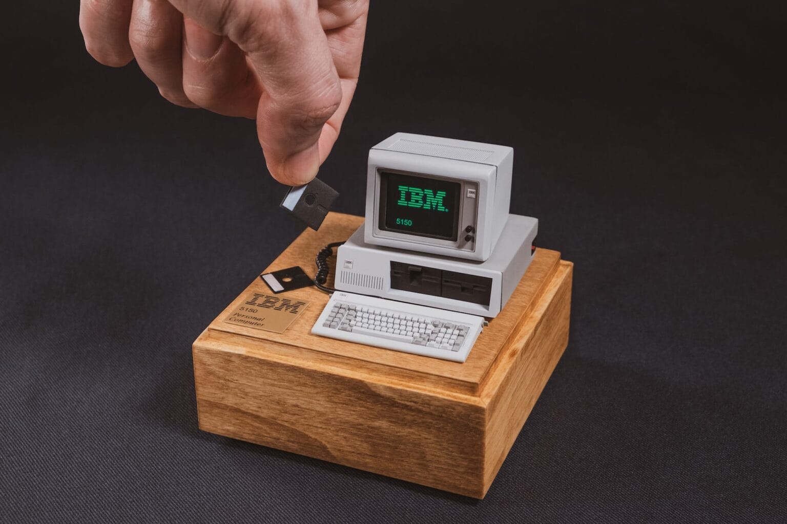 Miniatua Puts the Micro in Microchip in a Series of Remarkably Precise ...