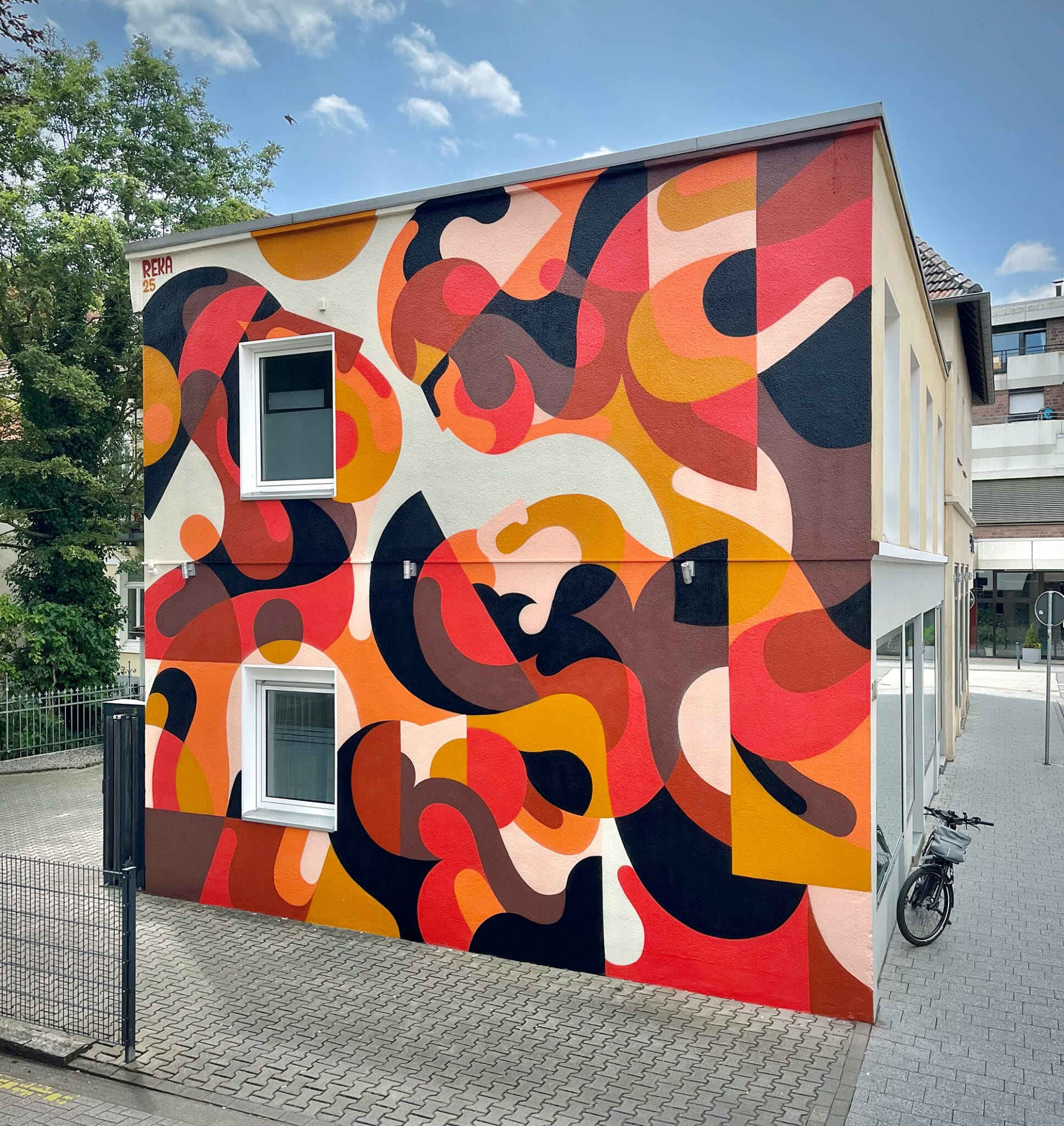 Minimal Shapes Layer into Dynamic, Abstracted Murals by James Reka ...