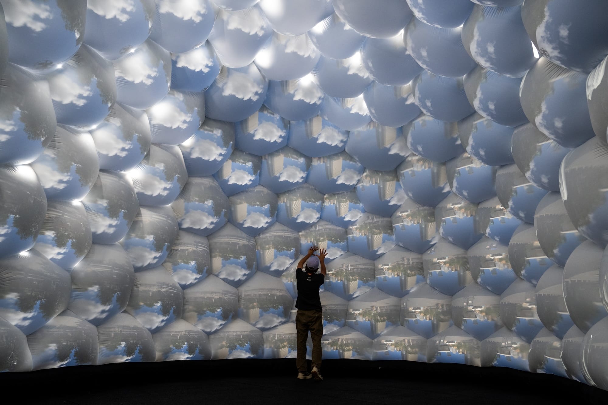 221 Camera Obscuras Fill Pneuhaus’ Immersive, Inflatable, Image-Capturing Installation
